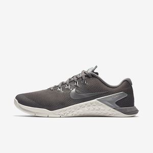 Nike Shoes - Nike Metcon 4 women’s Nike Shoes - Nike Metcon 4 women’s